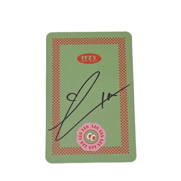 ITZY /Crazy in Love ❤️Album /LIA - Picture 2 of 2